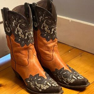 Tony Lama Women’s Western Embroidered cowboy Boots
